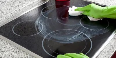 Rengjøre platetopp