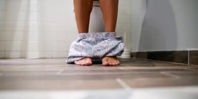 Papier toilette humide ou sec : comment s’essuyer les fesses ?