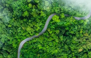 Vihreä logistiikka: Vähäpäästöinen ajoneuvoteknologia